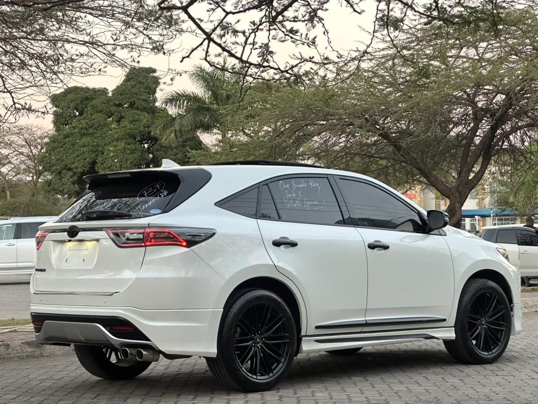 Toyota Harrier new thumbnail 9